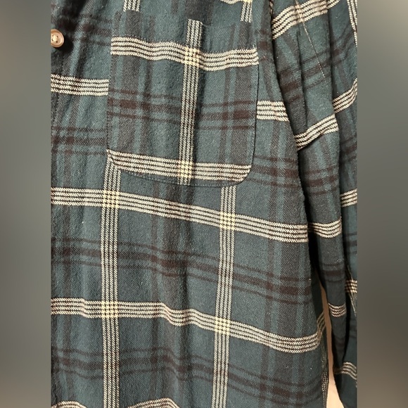 Dark Green Universal Thread Flannel - Picture 2 of 5